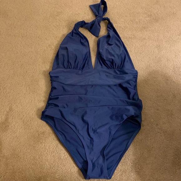 ***NWT*** CUPSHE HALTER RUCHED TUMMY CONTROL ONE PIECE SWIMSUIT - Picture 1 of 12